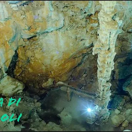 Residenza Di Campagna Dolmen Motorra منزل ريفي *